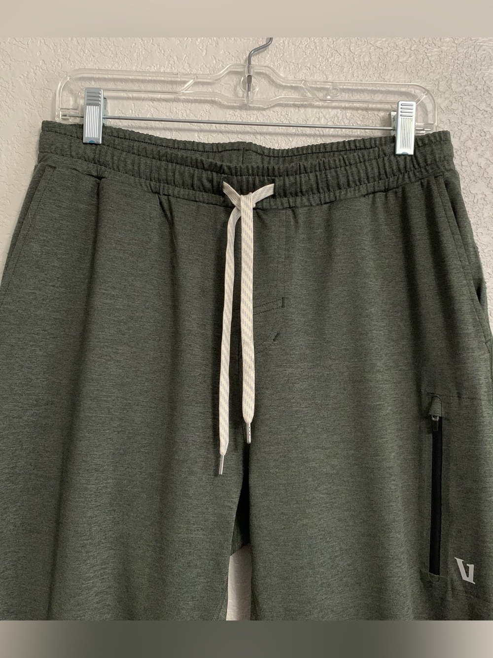 Vuori Sunday Performance Jogger Pants Mens M  28” Drawstring Active Gym V416 - Picture 3 of 9